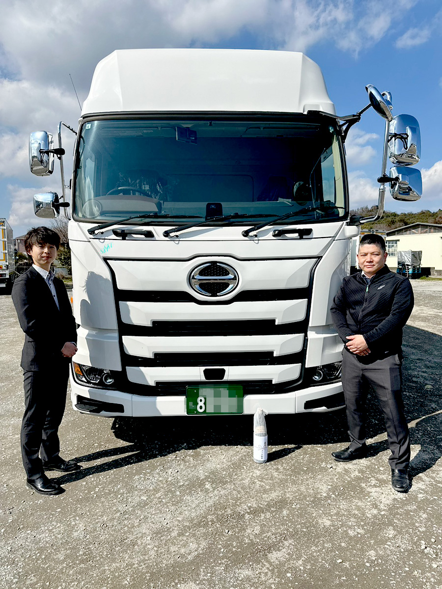 厚木市・愛甲郡愛川町の運送会社 エスケイユニオン株式会社 大型ウイング車 納車完了5