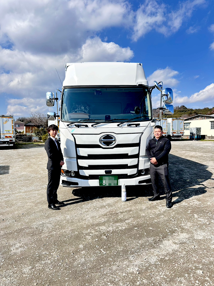 厚木市・愛甲郡愛川町の運送会社 エスケイユニオン株式会社 大型ウイング車 納車完了6